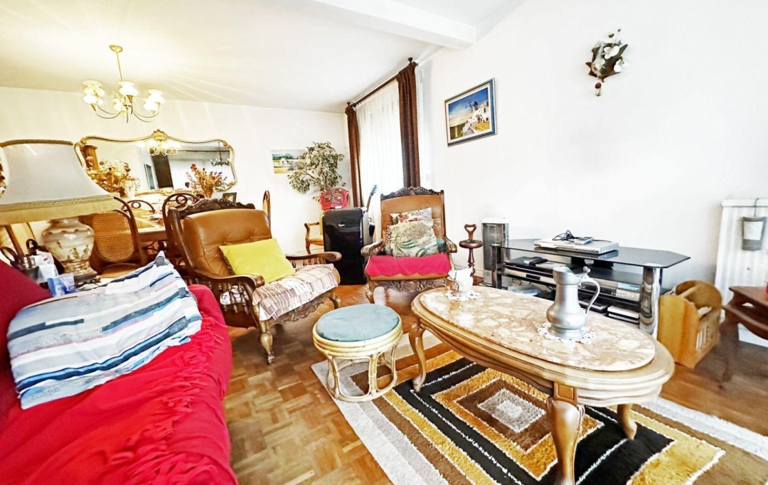 Annonces LANGUEDOC : Appartement | NIMES (30000) | 94 m2 | 98 000 € 