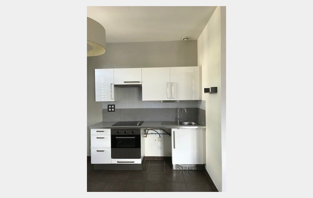 Annonces LANGUEDOC : Appartement | NIMES (30900) | 59 m2 | 596 € 