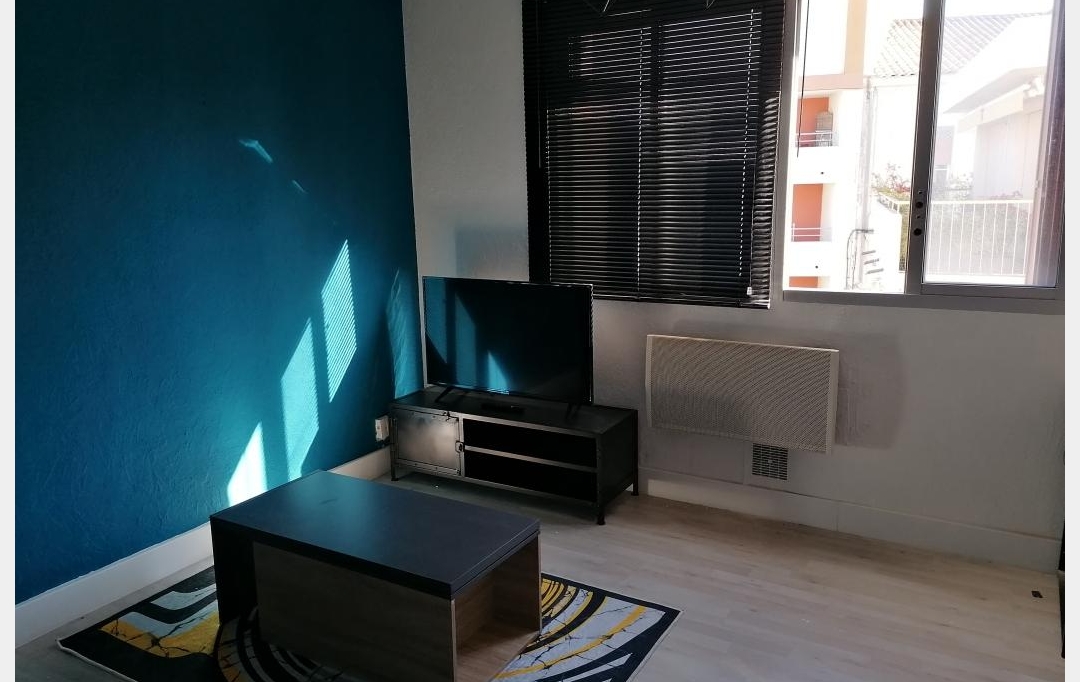 Annonces LANGUEDOC : Appartement | NIMES (30000) | 20 m2 | 400 € 