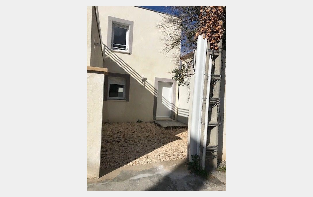 Annonces LANGUEDOC : Other | NIMES (30900) | 74 m2 | 928 € 