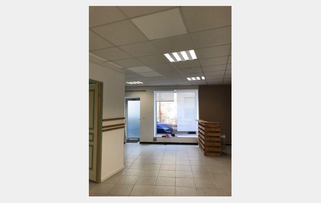 Annonces LANGUEDOC : Office | NIMES (30900) | 47 m2 | 365 € 