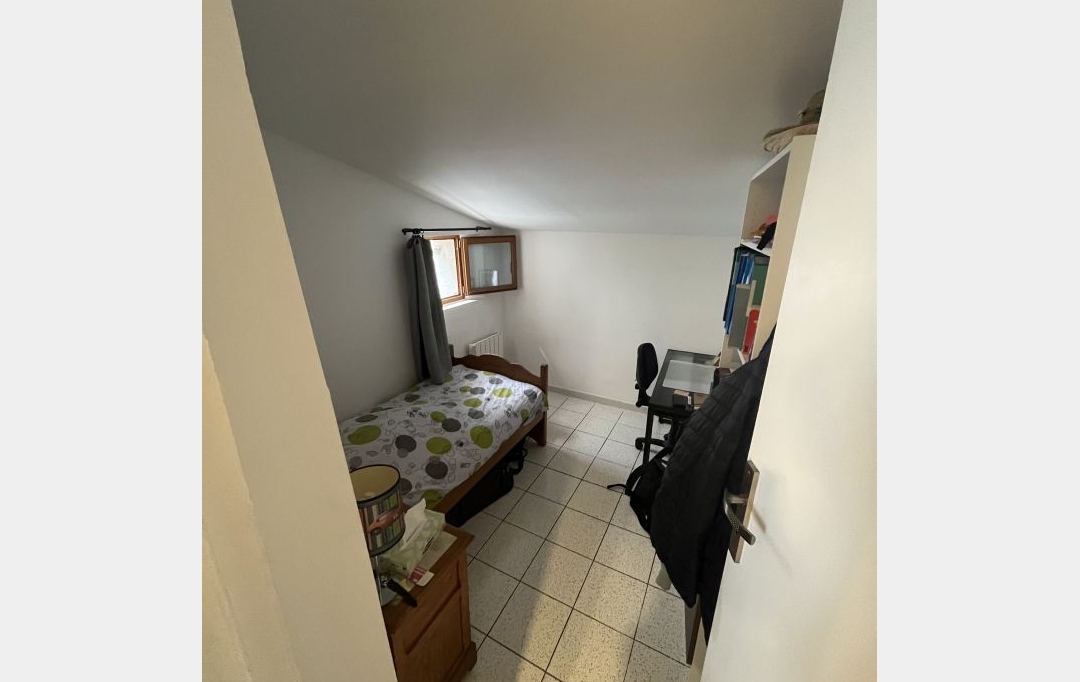 Annonces LANGUEDOC : Apartment | NIMES (30900) | 47 m2 | 558 € 