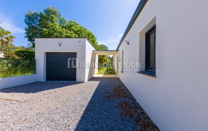  Annonces LANGUEDOC House | VIC-LE-FESQ (30260) | 126 m2 | 1 400 € 